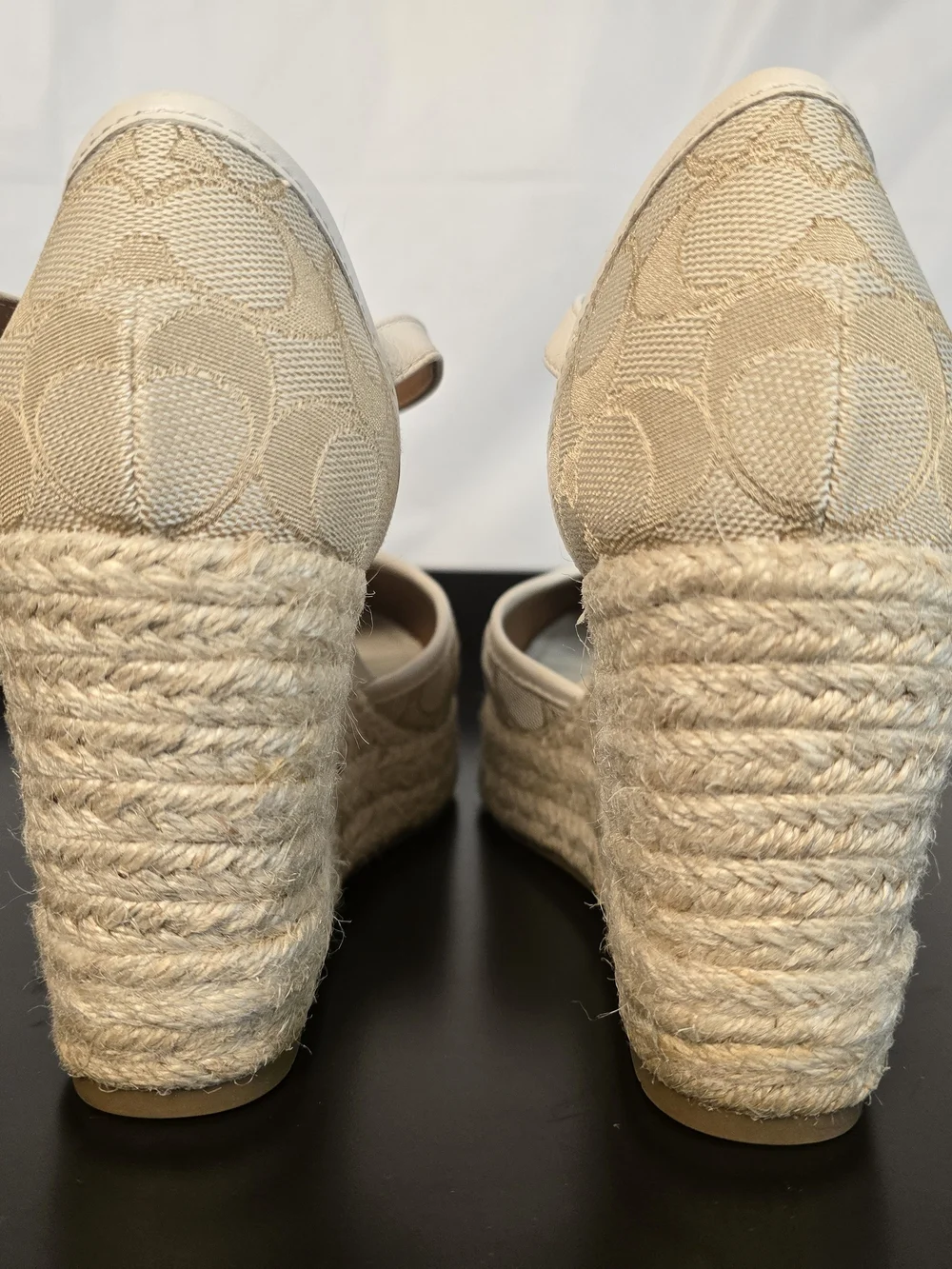Coach size beige